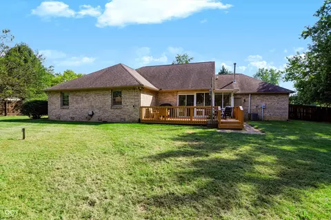 Exterior - 110 Ladino Ln, Pendleton, IN 46064 photo 11 of 14
