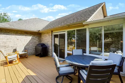 Exterior - 110 Ladino Ln, Pendleton, IN 46064 photo 10 of 14