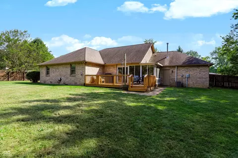 Exterior - 110 Ladino Ln, Pendleton, IN 46064 photo 7 of 14