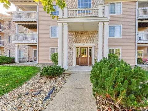 4925 Opal Ridge Ln #104, Indianapolis, IN 46237