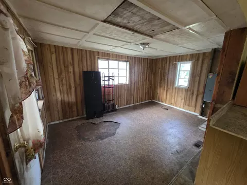 Living - 123 E Rdg, Brazil, IN 47834 photo 5 of 5