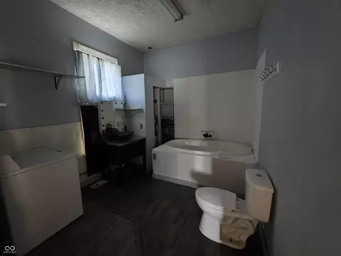 Bath - 123 E Rdg, Brazil, IN 47834 photo 3 of 4