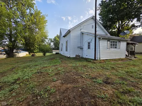 Exterior - 123 E Rdg, Brazil, IN 47834 photo 4 of 7