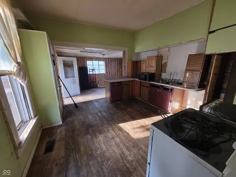 Kitchen - 123 E Rdg, Brazil, IN 47834 photo 2 of 2