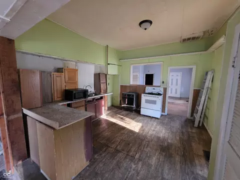 Kitchen - 123 E Rdg, Brazil, IN 47834 photo 1 of 2