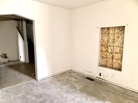 Living - 2942-2944 E Michigan St, Indianapolis, IN 46201 photo 5 of 6