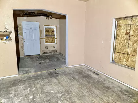 Living - 2942-2944 E Michigan St, Indianapolis, IN 46201 photo 2 of 6