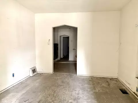 Living - 2942-2944 E Michigan St, Indianapolis, IN 46201 photo 4 of 6