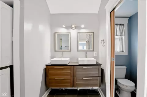 Bath - 752 Miley Ave, Indianapolis, IN 46222 photo 1 of 5