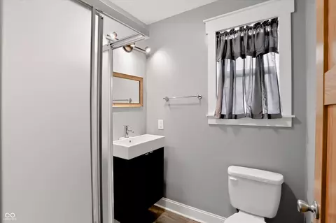 Bath - 752 Miley Ave, Indianapolis, IN 46222 photo 4 of 5