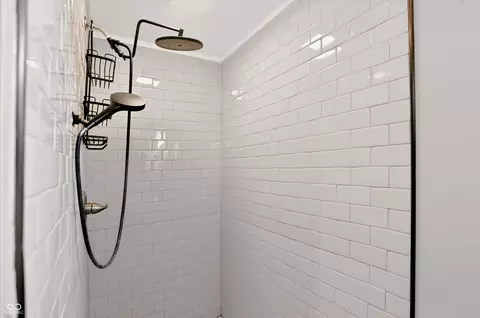 Bath - 752 Miley Ave, Indianapolis, IN 46222 photo 3 of 5