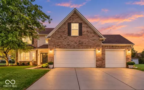 19117 Golden Meadow Way, Noblesville, IN 46060