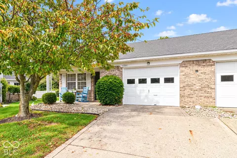 6381 Village Oak Ct, Indianapolis, IN 46236
