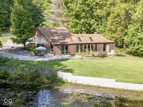 8215 Sweetwater Dr, Nineveh, IN 46164