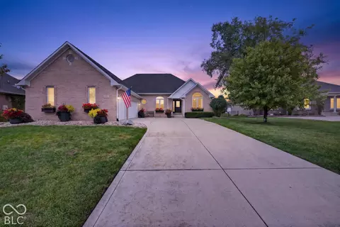 2807 Bloomsbury Dr S, Greenwood, IN 46143