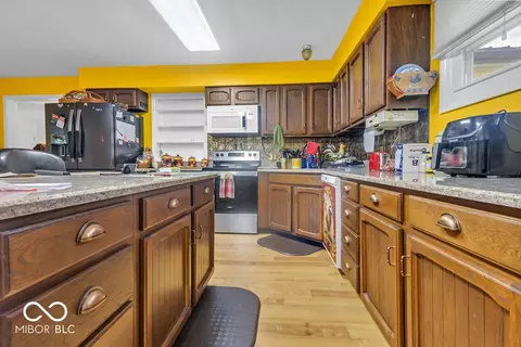 Kitchen - 3675 S Duncan Rd, Bloomington, IN 47403 photo 3 of 4