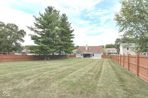 Exterior - 5831 Dan Patch Dr, Indianapolis, IN 46237 photo 4 of 5