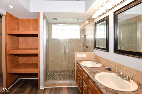 Bath - 5831 Dan Patch Dr, Indianapolis, IN 46237 photo 2 of 3