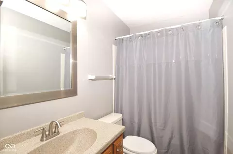 Bath - 5831 Dan Patch Dr, Indianapolis, IN 46237 photo 3 of 3