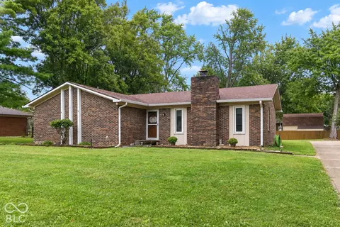 560 Margueritta Ct, Greenwood, IN 46143