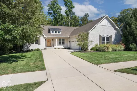 6562 W May Apple Dr, Mccordsville, IN 46055
