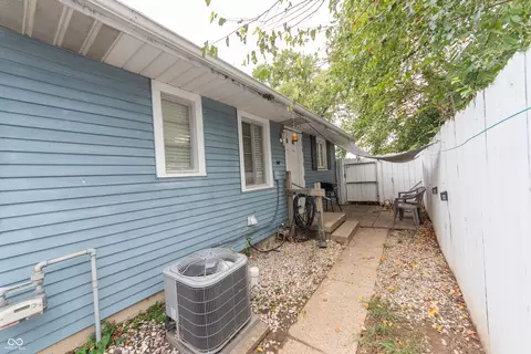 Exterior - 2013 14th St, Columbus, IN 47201 photo 3 of 6