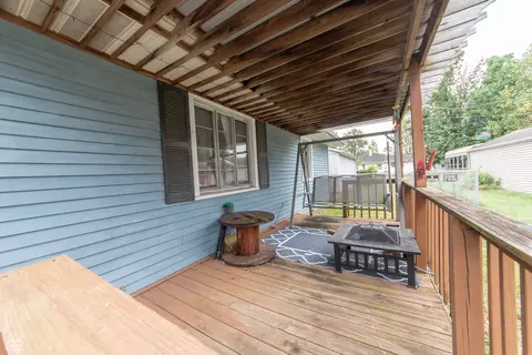 Exterior - 2013 14th St, Columbus, IN 47201 photo 2 of 6