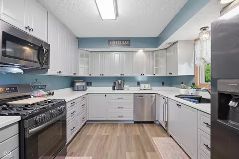 Kitchen - 10366 E 155 Rd S, Greentown, IN 46936 photo 2 of 4
