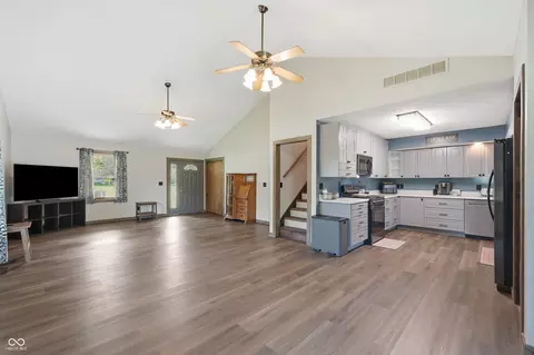 Entry Way - 10366 E 155 Rd S, Greentown, IN 46936 photo 1 of 1