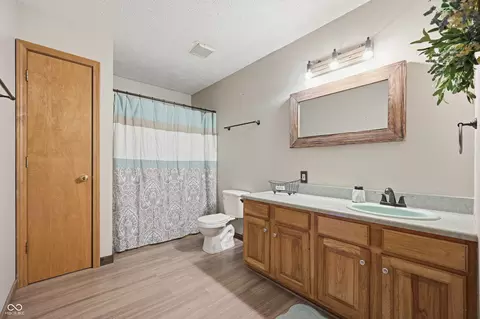 Bath - 10366 E 155 Rd S, Greentown, IN 46936 photo 2 of 3