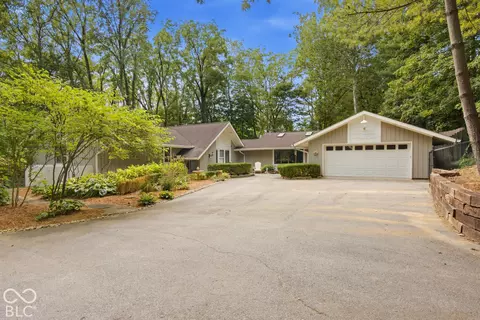 890 Starkey Rd, Zionsville, IN 46077