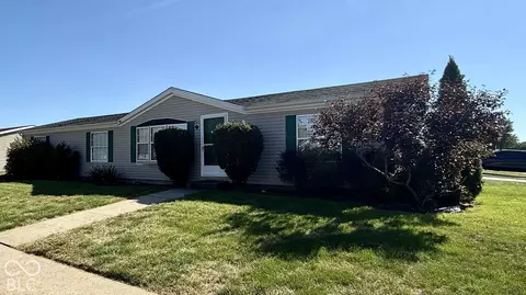 3313 Deerbrook Dr, Columbus, IN 47203
