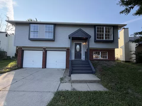 71 Westridge Pl, Greenwood, IN 46142