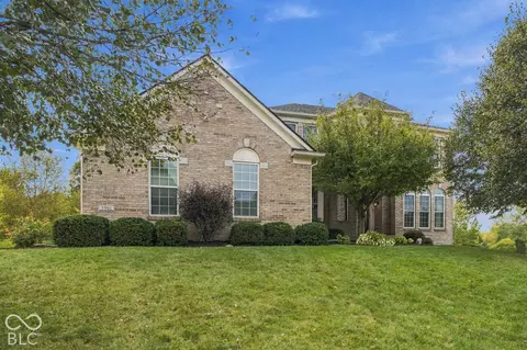 3901 Castle Rock Dr, Zionsville, IN 46077