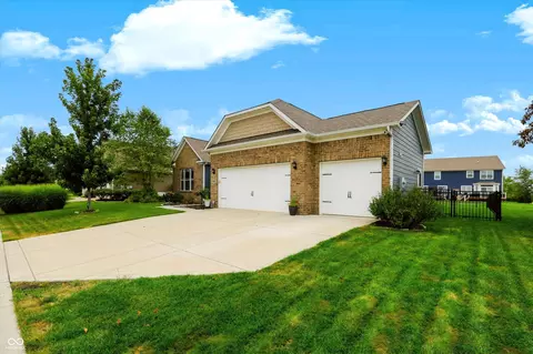 15120 Gallop Ln, Fishers, IN 46040