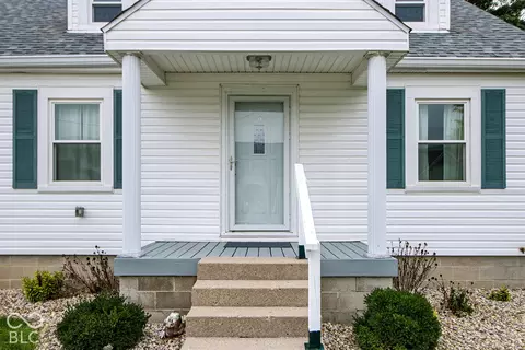 Exterior - 433 S Main St, Pendleton, IN 46064 photo 6 of 8