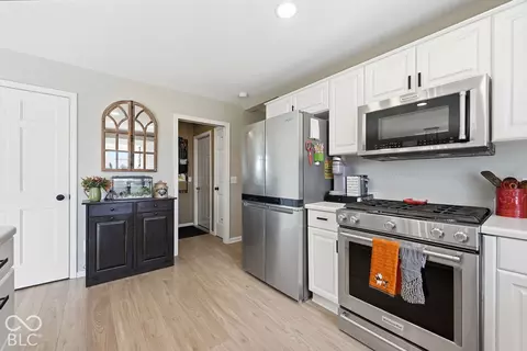 Kitchen - 9009 Hamilton Rd, Yoder, IN 46798 photo 5 of 5