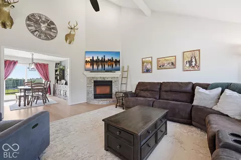 Living - 9009 Hamilton Rd, Yoder, IN 46798 photo 4 of 4