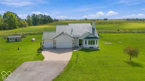 Exterior - 9009 Hamilton Rd, Yoder, IN 46798 photo 2 of 4