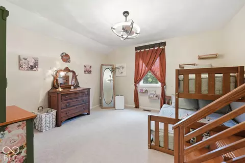 Bedroom - 9009 Hamilton Rd, Yoder, IN 46798 photo 9 of 10