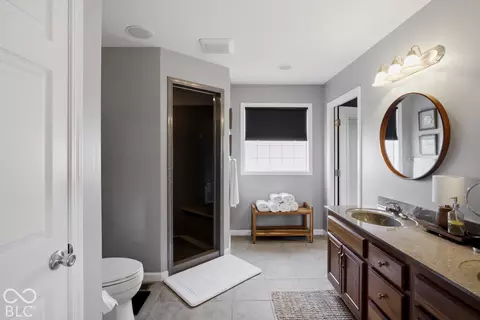 Bath - 3739 Imperial Dr E, Columbus, IN 47203 photo 3 of 8