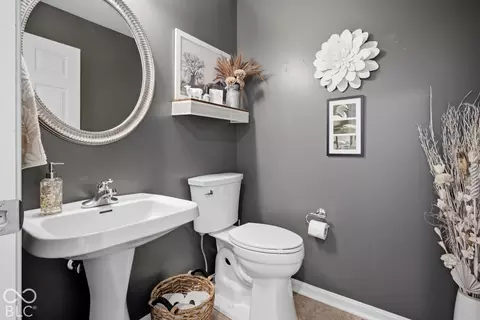 Bath - 3739 Imperial Dr E, Columbus, IN 47203 photo 1 of 8