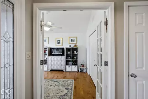 Entry Way - 3739 Imperial Dr E, Columbus, IN 47203 photo 2 of 7
