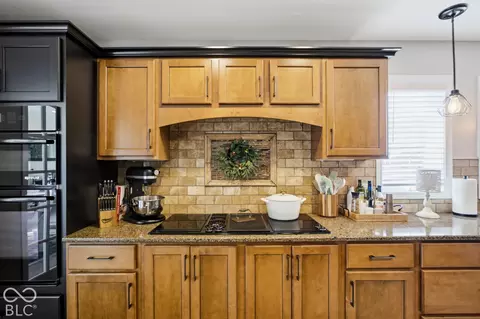 Kitchen - 3739 Imperial Dr E, Columbus, IN 47203 photo 8 of 12