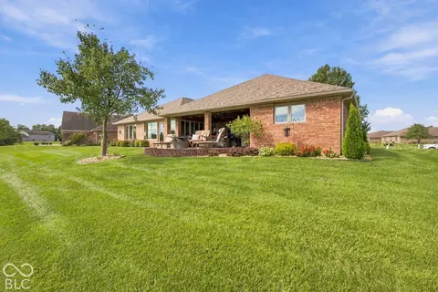 Exterior - 3739 Imperial Dr E, Columbus, IN 47203 photo 14 of 14