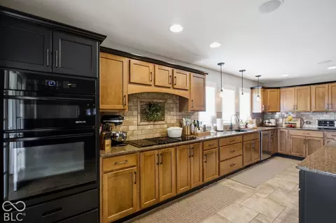 Kitchen - 3739 Imperial Dr E, Columbus, IN 47203 photo 7 of 12