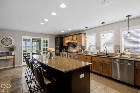 Kitchen - 3739 Imperial Dr E, Columbus, IN 47203 photo 4 of 12
