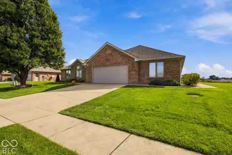 Exterior - 3739 Imperial Dr E, Columbus, IN 47203 photo 2 of 14