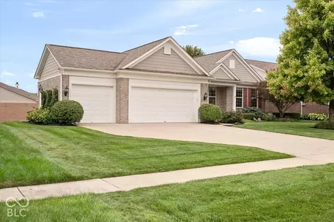 8923 W Cobblestone Dr W, Zionsville, IN 46077