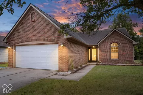 8065 Cherrybark Dr, Indianapolis, IN 46236
